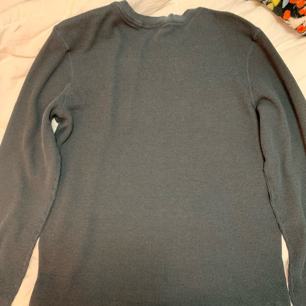 Vuori Men's Long Sleeve Thermal Tee in Charcoal Gray